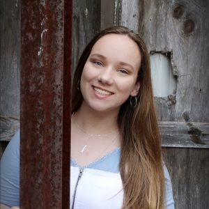 Meet your Posher, Caroline